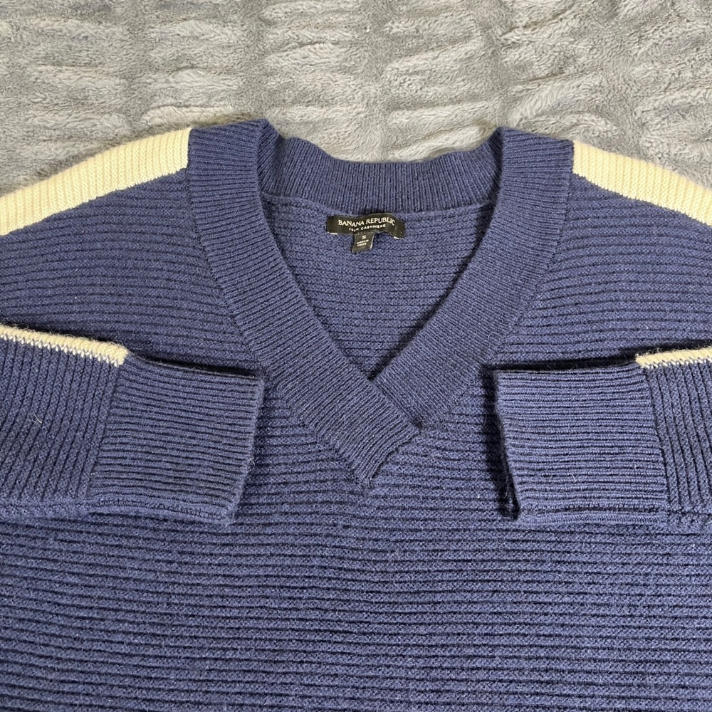 Banana Republic 100% Cashmere V-Neck Sweater Navy‎ Blue Stripe Small AP299